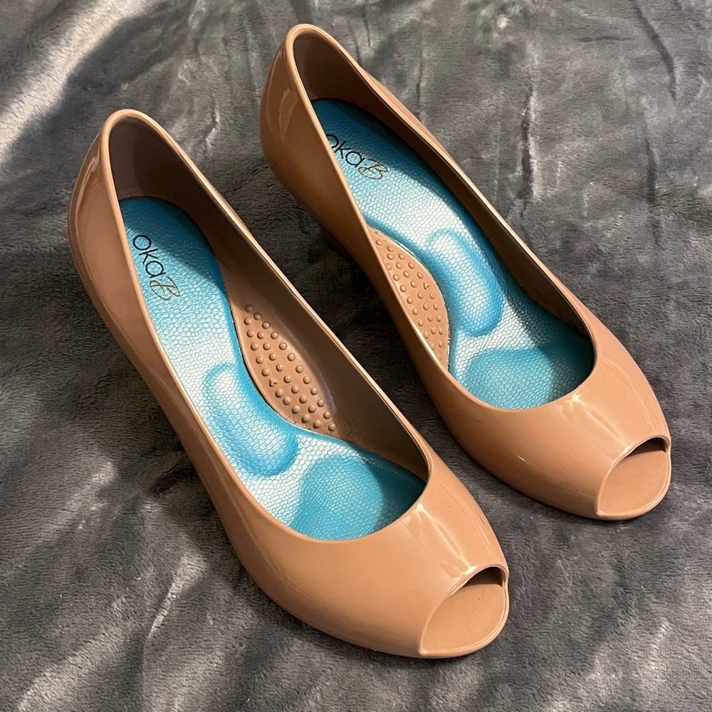 Oka.B tan wedge shoes. Recycled material shoes. Size 7.